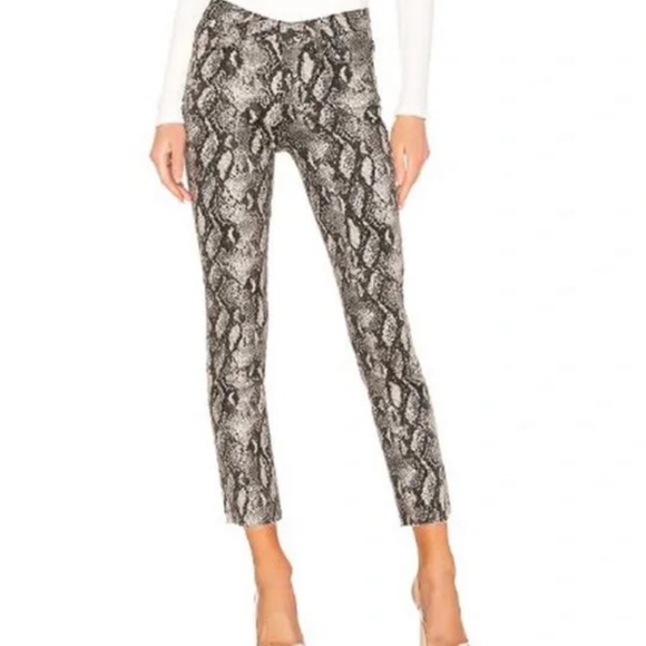 PAIGE Denim - NWT Paige Hoxton Slim Crop Jeans.
